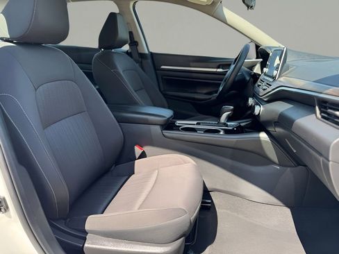 Used 2023 Nissan Altima 2.5 SV image 14