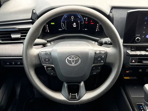 Used 2026 Toyota Camry LE w/ Convenience Package FWD image 14