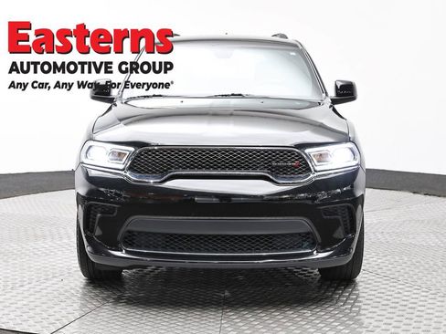 Used 2023 Dodge Durango SXT image 2