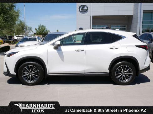 Used 2025 Lexus NX 250 FWD image 3