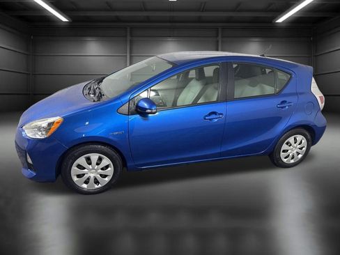 Used 2014 Toyota Prius C One image 3