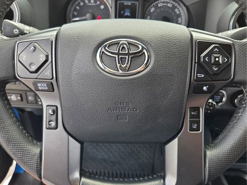 Used 2021 Toyota Tacoma TRD Off-Road AWD/4WD image 30