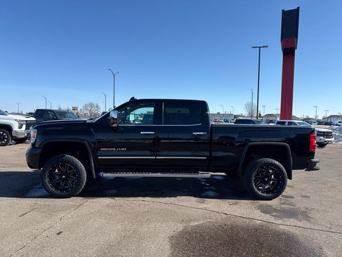 Used 2016 GMC Sierra 2500 Denali w/ Duramax Plus Package image 2