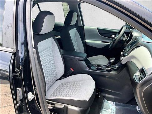 Used 2023 Chevrolet Equinox LS FWD image 9