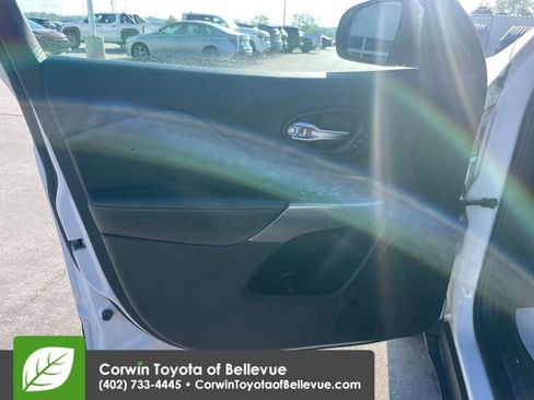 Used 2019 Jeep Cherokee Limited AWD/4WD image 18