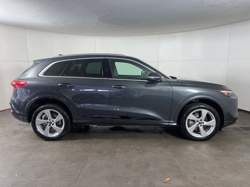 Used 2025 Audi Q5 Premium Plus w/ Premium Plus image 8