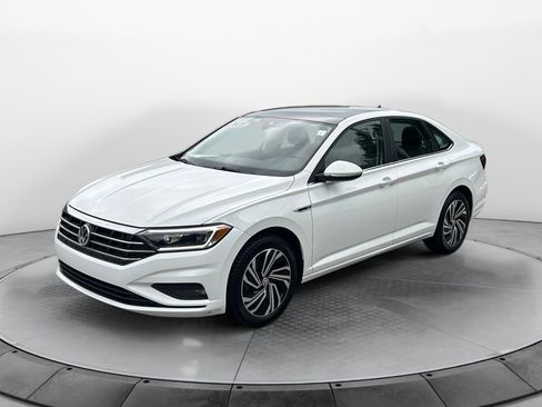 Used 2021 Volkswagen Jetta SEL Premium FWD image 3