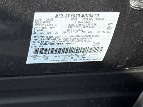 Used 2025 Ford Explorer Platinum w/ LUX Leather Package AWD/4WD image 32