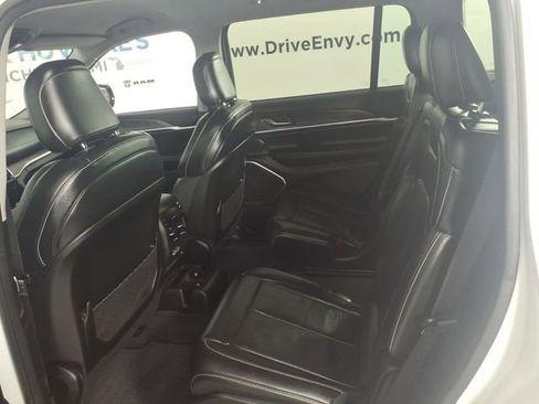 Used 2021 Jeep Grand Cherokee L Limited AWD/4WD image 9