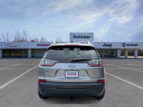 Used 2021 Jeep Cherokee Latitude Lux w/ Sun & Sound Group AWD/4WD image 4