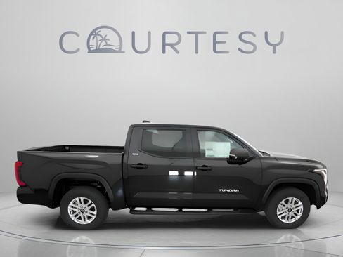 Used 2025 Toyota Tundra SR5 w/ SR5 Convenience Package RWD image 14