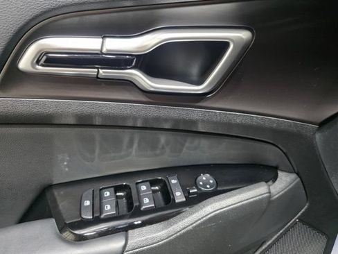 Used 2023 Kia Sportage EX AWD/4WD image 8
