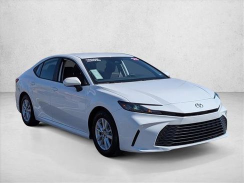Used 2025 Toyota Camry LE FWD image 3