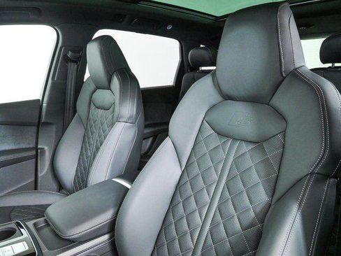 New 2026 Audi SQ7 Prestige AWD/4WD image 5