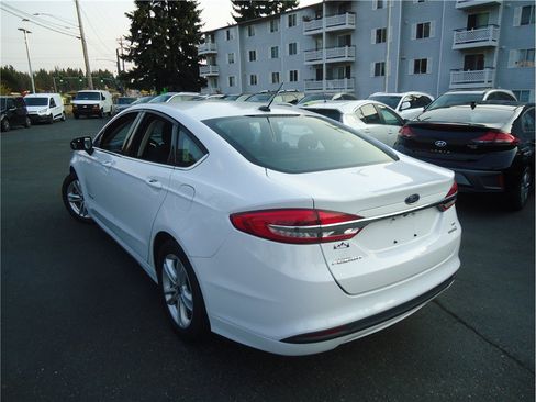 Used 2018 Ford Fusion SE FWD image 8