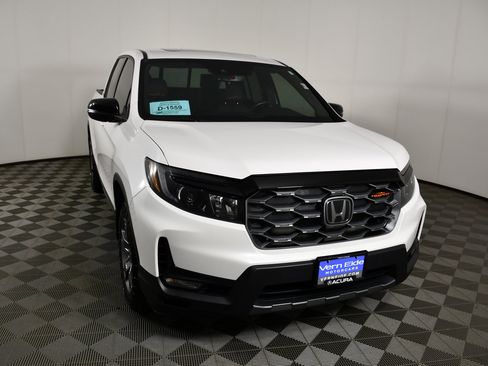Used 2024 Honda Ridgeline TrailSport image 3