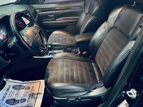 Used 2019 Mitsubishi Outlander LE FWD image 17