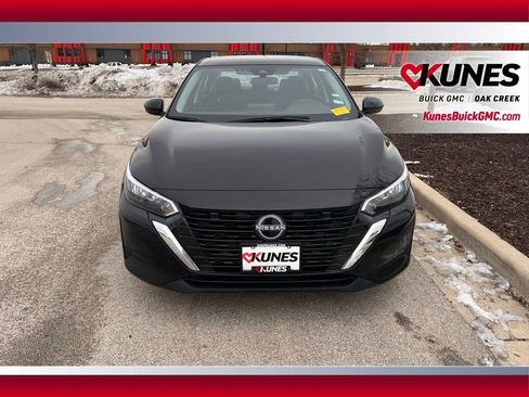 Used 2024 Nissan Sentra SV image 3