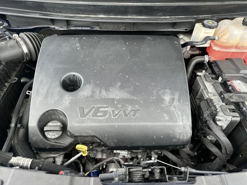 Used 2022 Chevrolet Traverse LS FWD image 17
