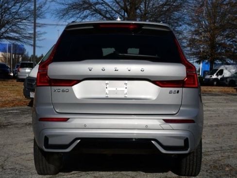 Used 2025 Volvo XC60 B5 Plus image 6