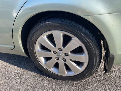 Used 2005 Toyota Avalon XLS image 36