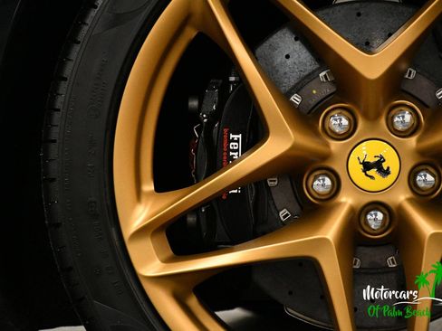 Used 2024 Ferrari Roma Spider RWD image 9