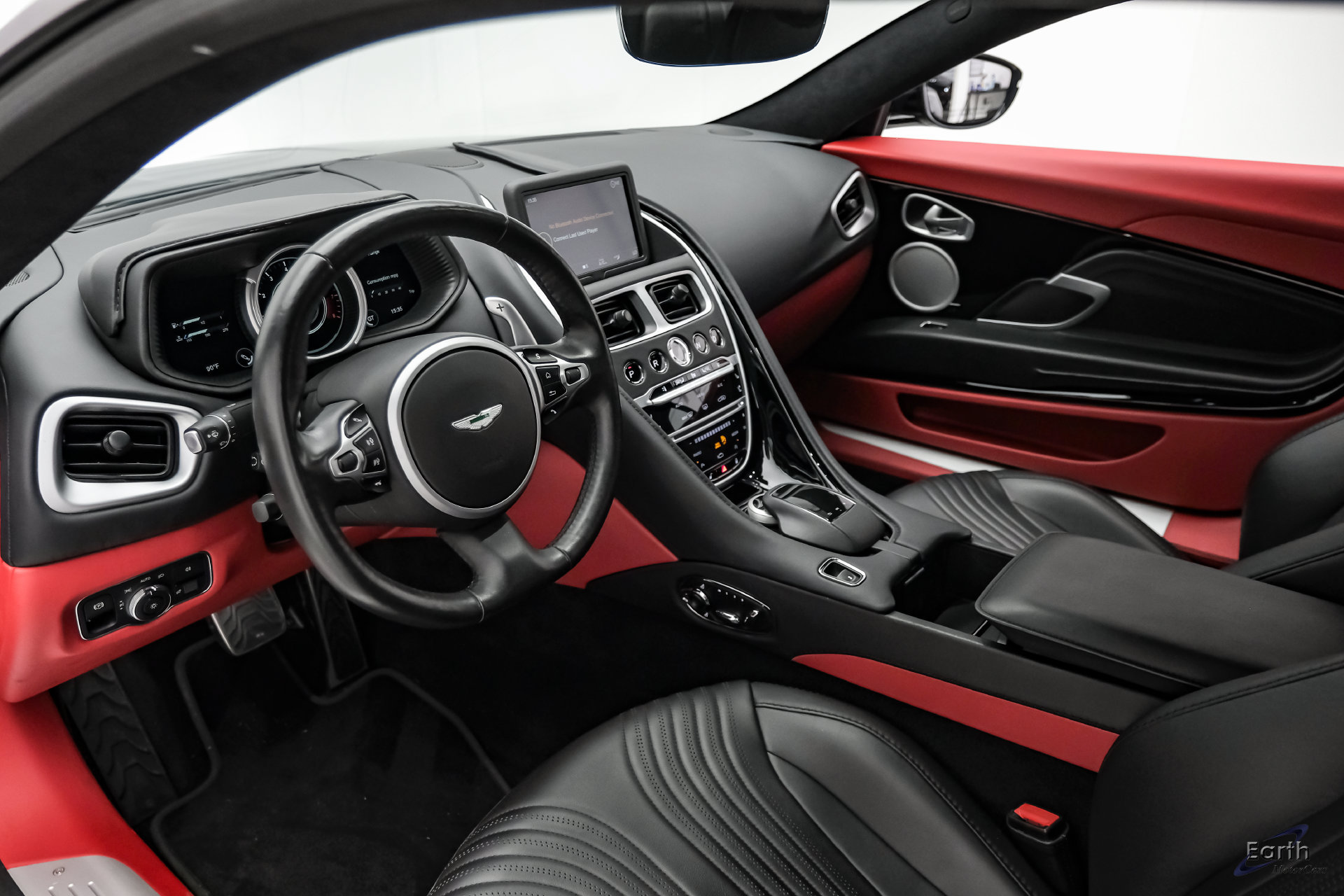 Used 2021 Aston Martin DB11 Coupe RWD image 3
