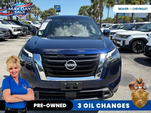 Used 2024 Nissan Pathfinder SV AWD/4WD image 3