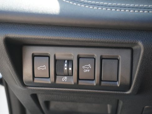 Used 2023 Subaru Outback Limited AWD/4WD image 17