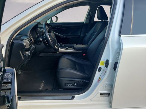 Used 2015 Lexus IS 250 w/ Premium Package RWD image 11