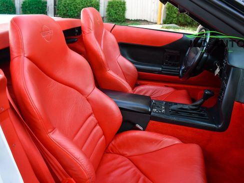 Used 1994 Chevrolet Corvette Convertible RWD image 16