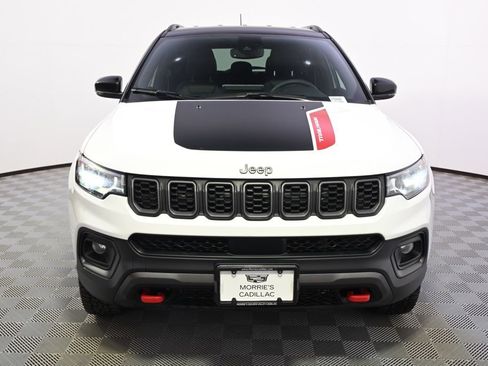 Used 2025 Jeep Compass Trailhawk AWD/4WD image 10