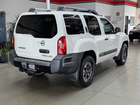 Used 2015 Nissan Xterra PRO-4X w/ Pro-4x Leather Package AWD/4WD image 2