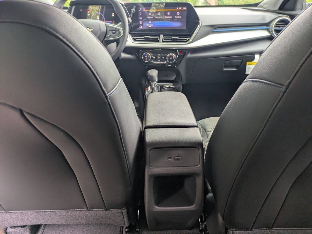 New 2026 Chevrolet Trax LT w/ Driver Confidence Package FWD image 24