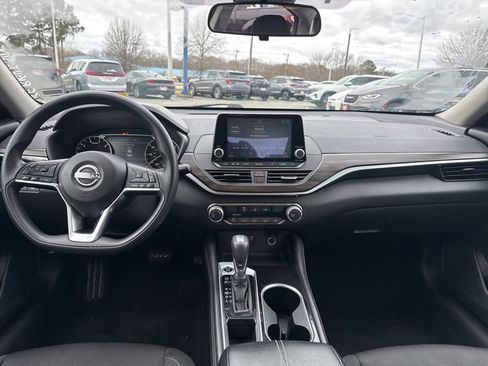 Used 2023 Nissan Altima 2.5 SV image 10