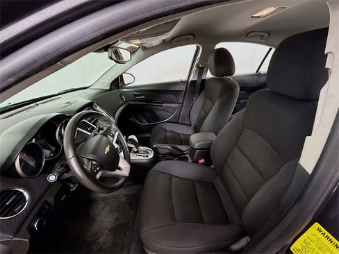 Used 2014 Chevrolet Cruze LT image 6