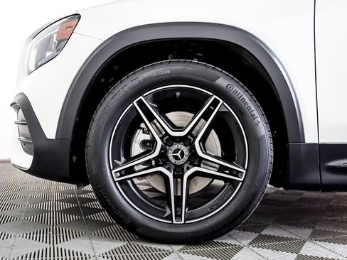 Certified 2023 Mercedes-Benz GLB 250 4MATIC image 6