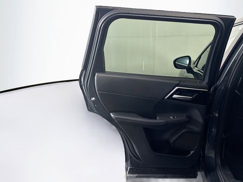 Used 2024 Mitsubishi Outlander SE image 27