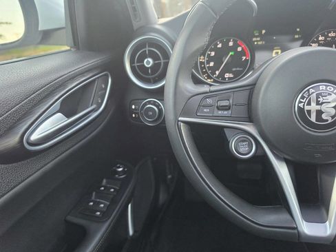 Used 2018 Alfa Romeo Giulia RWD image 33