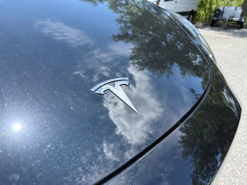 Used 2024 Tesla Model Y Long Range AWD/4WD image 6