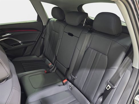 New 2025 Audi Q5 2.0T Premium image 14
