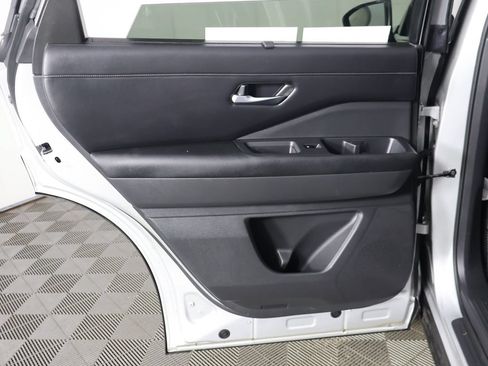 Used 2023 Nissan Pathfinder SL AWD/4WD image 24
