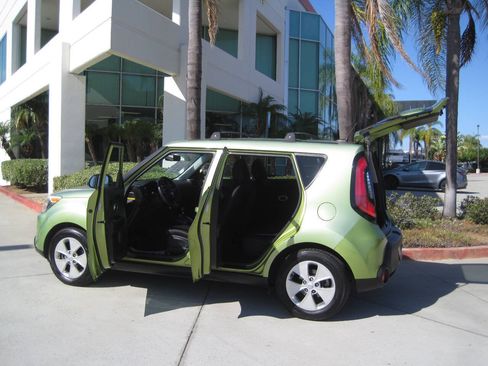 Used 2016 Kia Soul FWD image 20