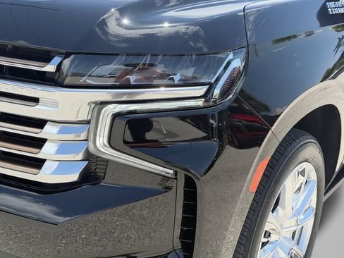 Used 2023 Chevrolet Suburban High Country w/ Premium Package 2 AWD/4WD image 13