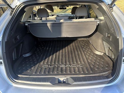 Used 2022 Subaru Outback Premium image 21