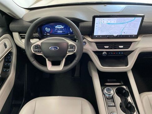 New 2025 Ford Explorer Active w/ Active Comfort Package image 13