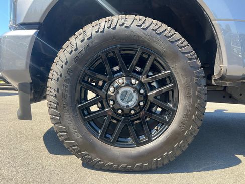 Used 2021 Ford F250 Lariat image 13