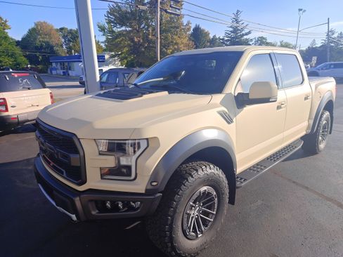 Used 2018 Ford F150 Raptor w/ Equipment Group 802A Luxury image 2