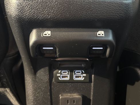 Used 2024 Jeep Wrangler Rubicon image 19