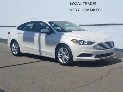 Used 2018 Ford Fusion SE w/ Fusion SE Technology Package image 1